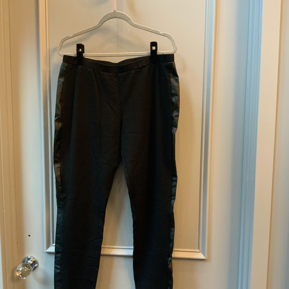 Saks brand black leggings with faux leather trim